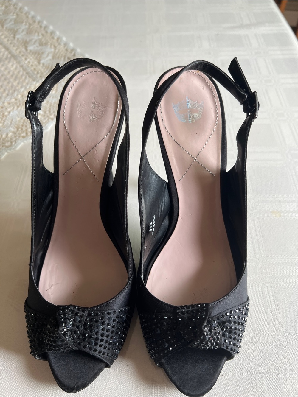 Satin open toe pumps